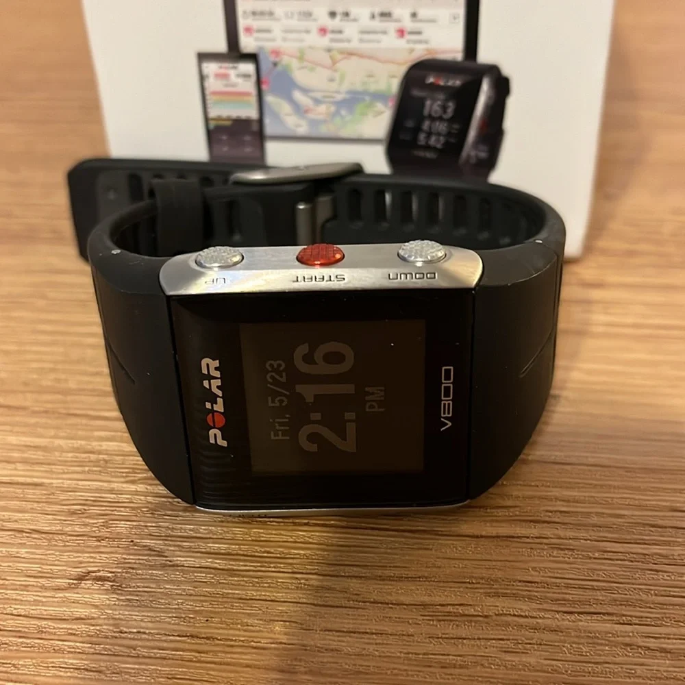 Polar V800 Bluetooth Heart Rate Monitor GPS Smart Chronograph Multi-Sports Watch